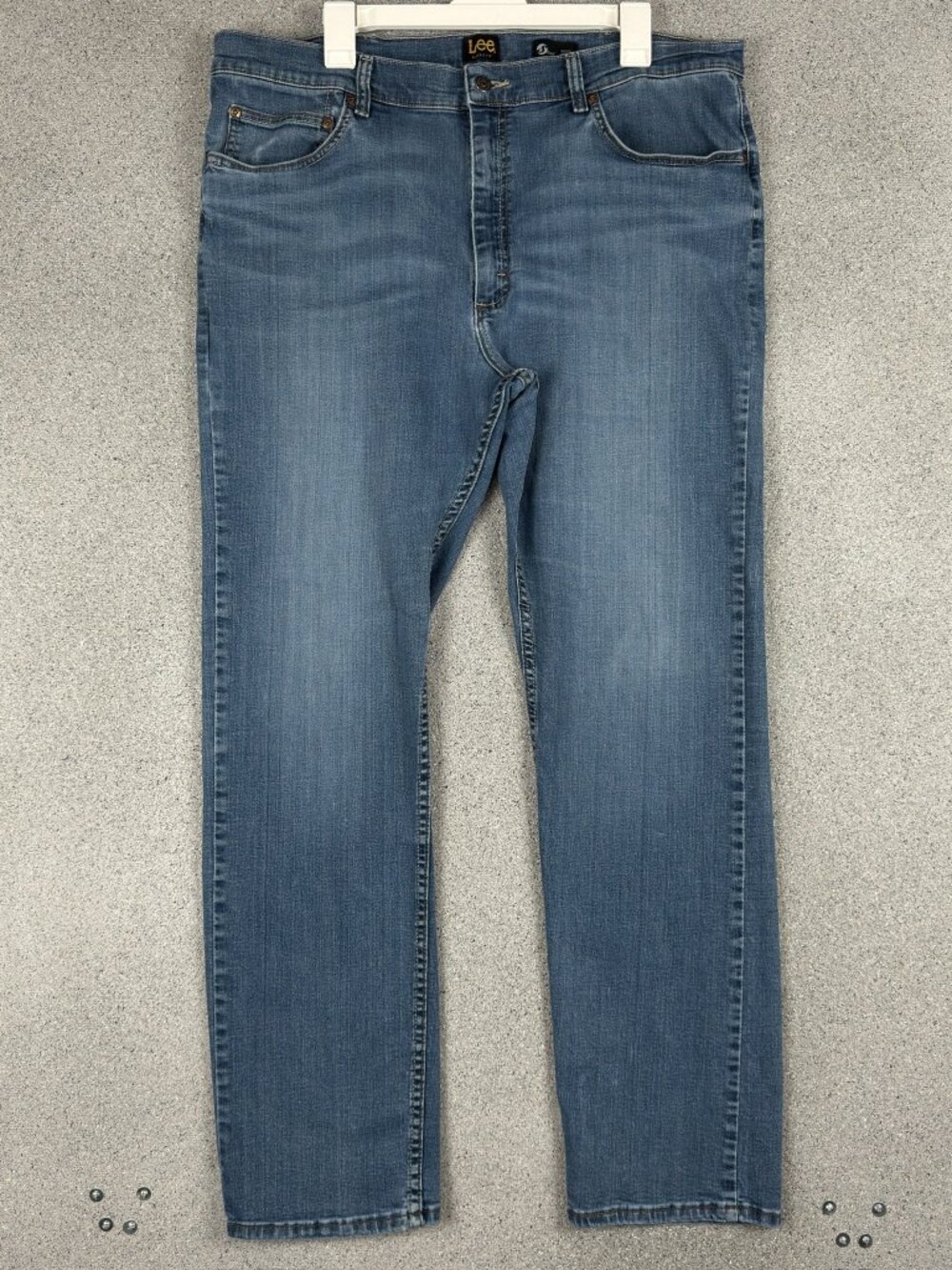 Lee Classic Fit Men's Jeans 40x32 Medium Wash Straight Leg Five Pocket Denim